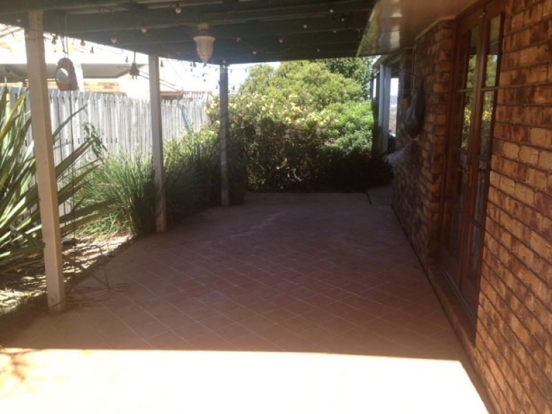 2 Weir Court, Harristown QLD 4350