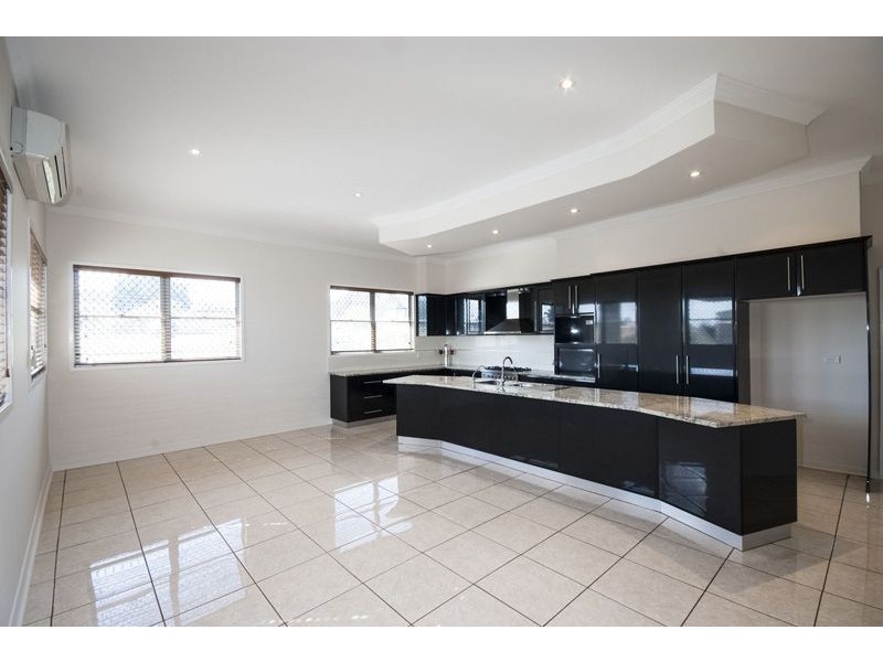 18 Carys Road, Glenvale QLD 4350
