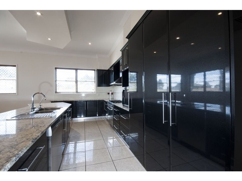18 Carys Road, Glenvale QLD 4350