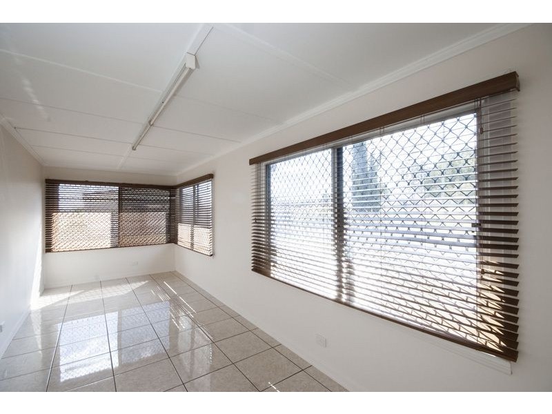 18 Carys Road, Glenvale QLD 4350
