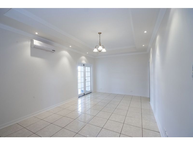 18 Carys Road, Glenvale QLD 4350