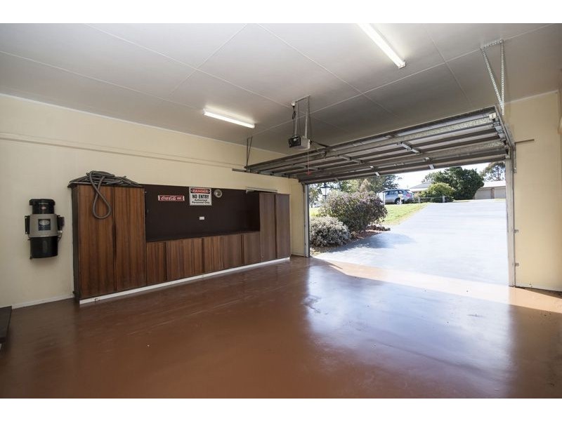 18 Carys Road, Glenvale QLD 4350