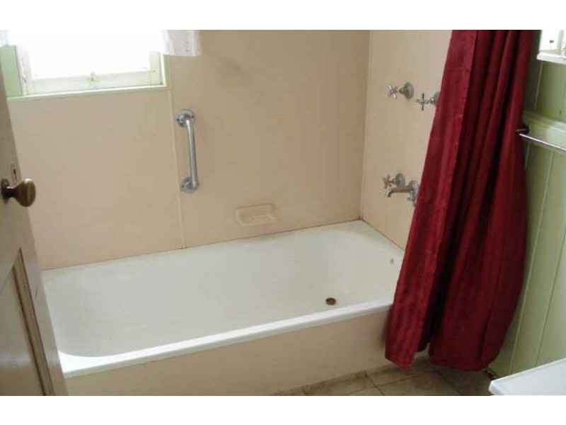 101 Hill Street, Newtown QLD 4350