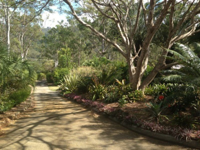 7 Woodland Crescent, Withcott QLD 4352