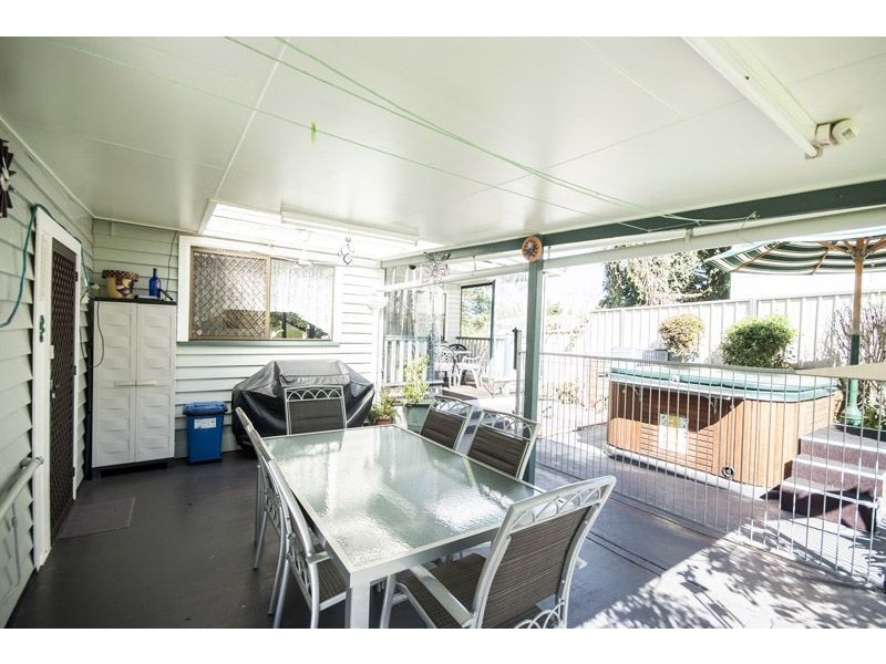 13 Barry Street, Mount Lofty QLD 4350