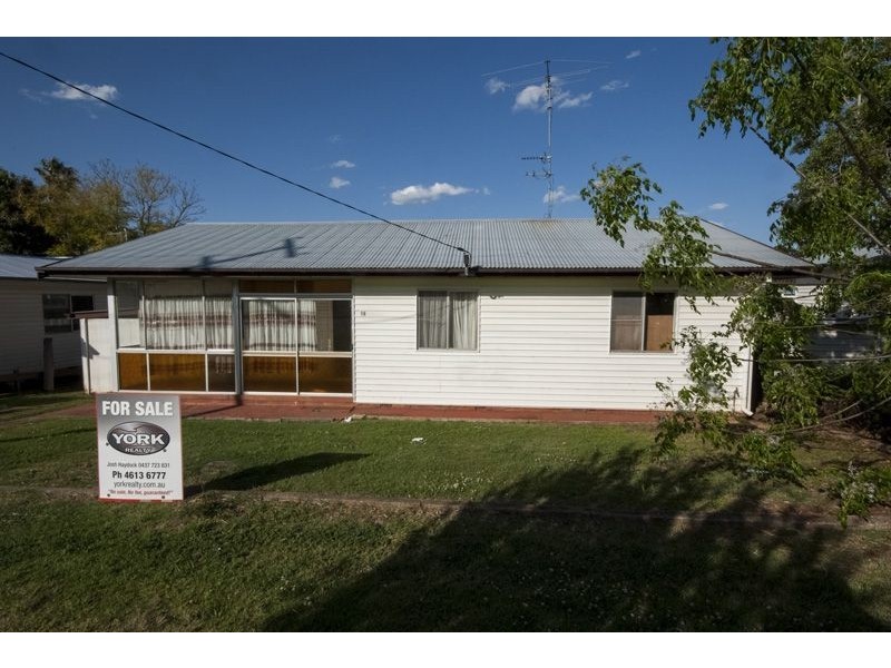 18 Skehan Street, Centenary Heights QLD 4350