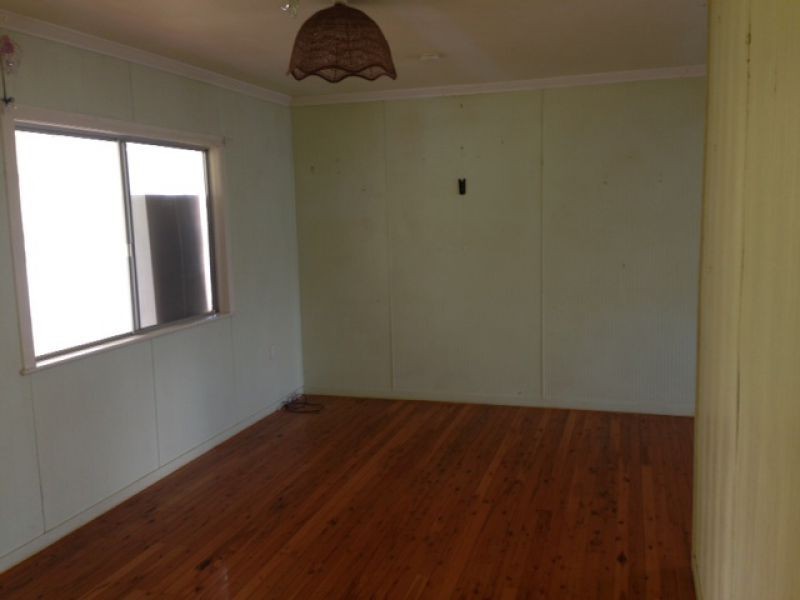 18 Skehan Street, Centenary Heights QLD 4350