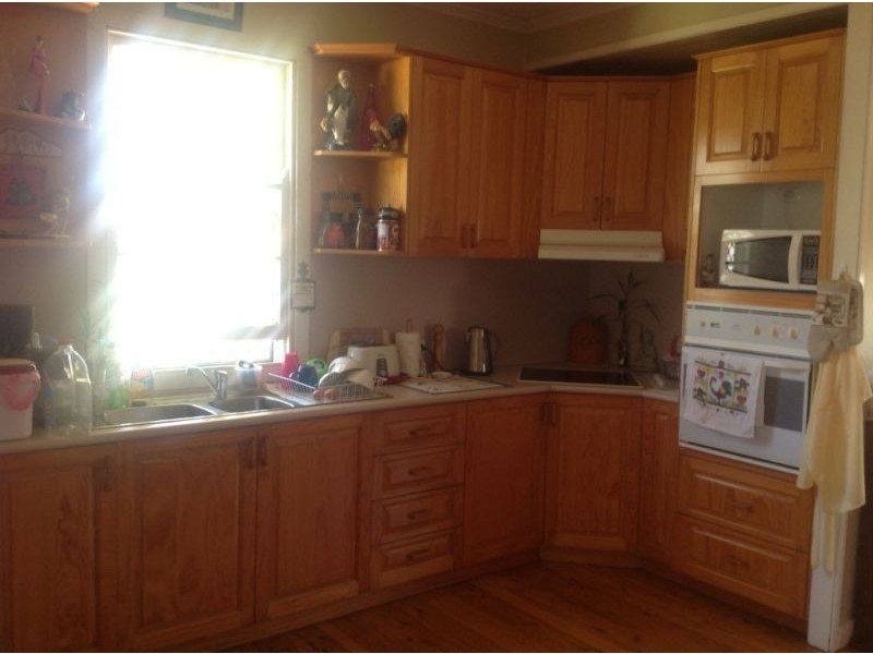 11 John Street, East Toowoomba QLD 4350