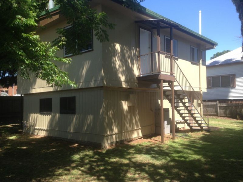 273 James Street, Newtown QLD 4350