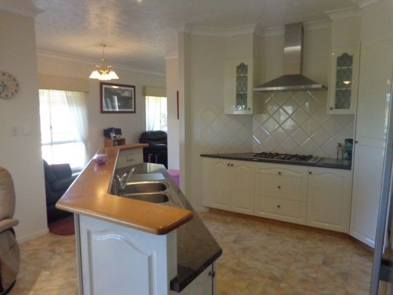 21 Neville Street, Meringandan West QLD 4352