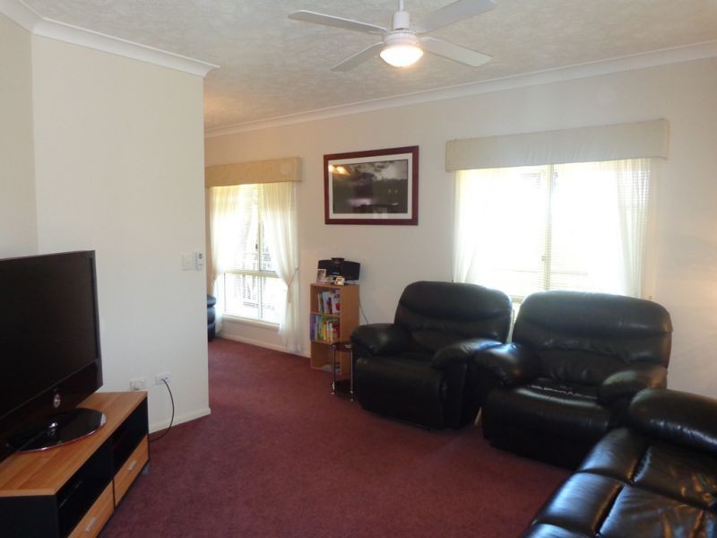 21 Neville Street, Meringandan West QLD 4352