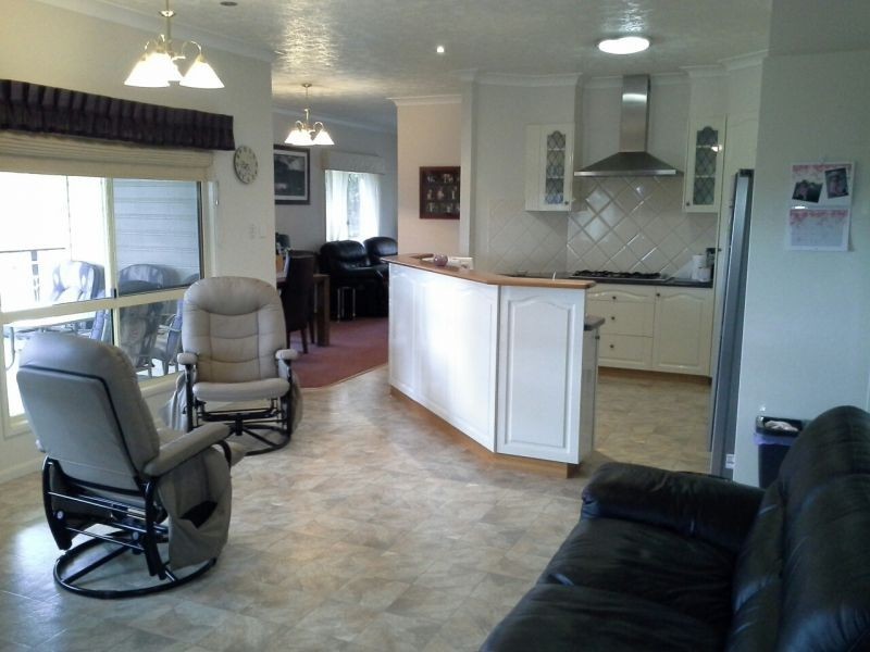 21 Neville Street, Meringandan West QLD 4352