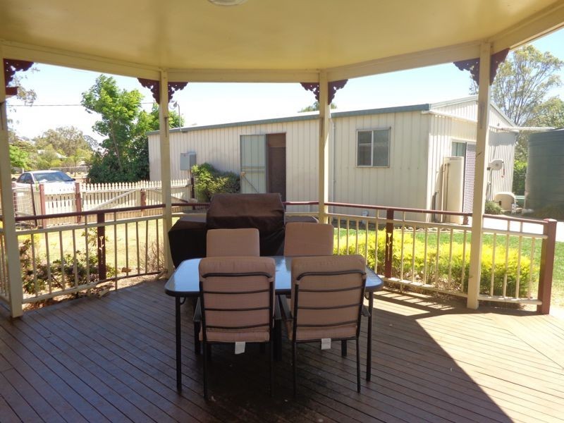 21 Neville Street, Meringandan West QLD 4352