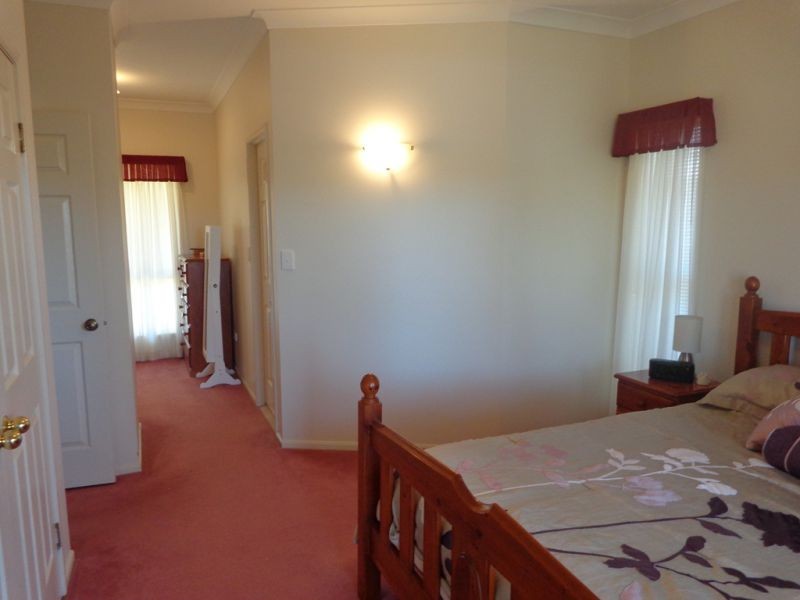 21 Neville Street, Meringandan West QLD 4352