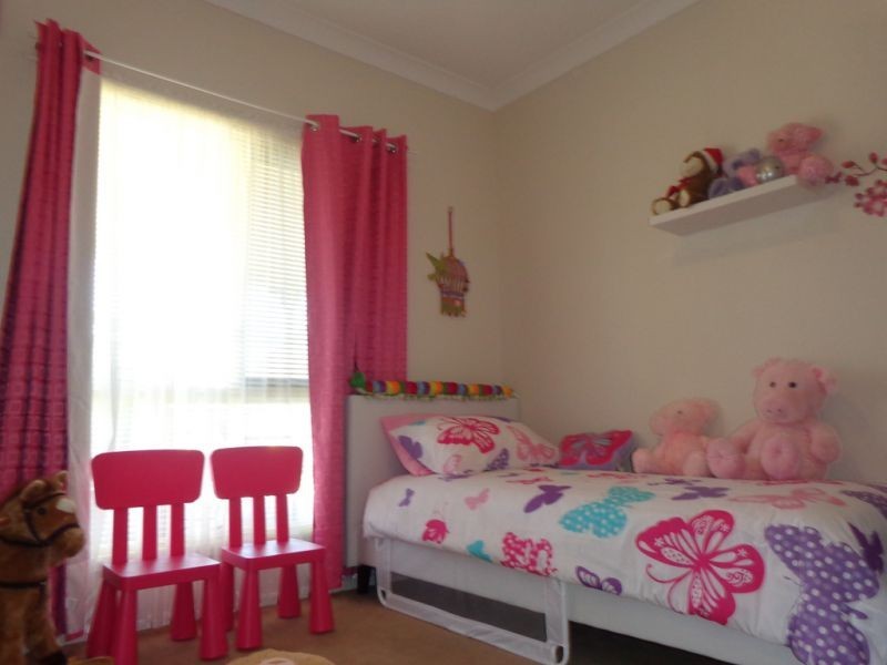 21 Neville Street, Meringandan West QLD 4352