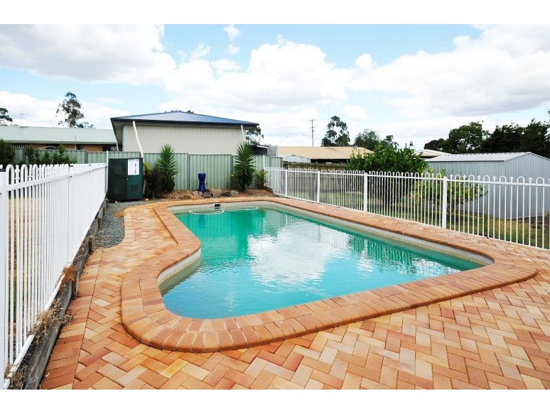 15 Handley Drive, Westbrook QLD 4350