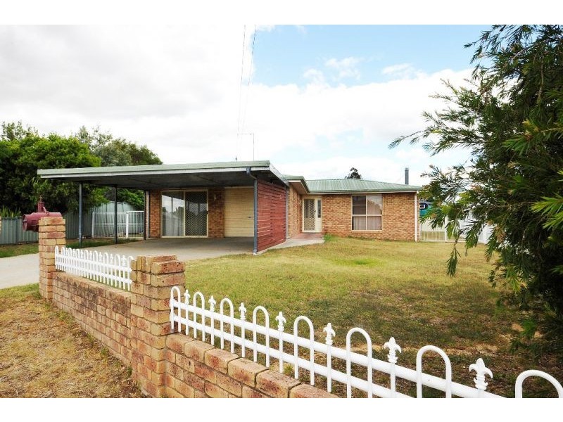 15 Handley Drive, Westbrook QLD 4350