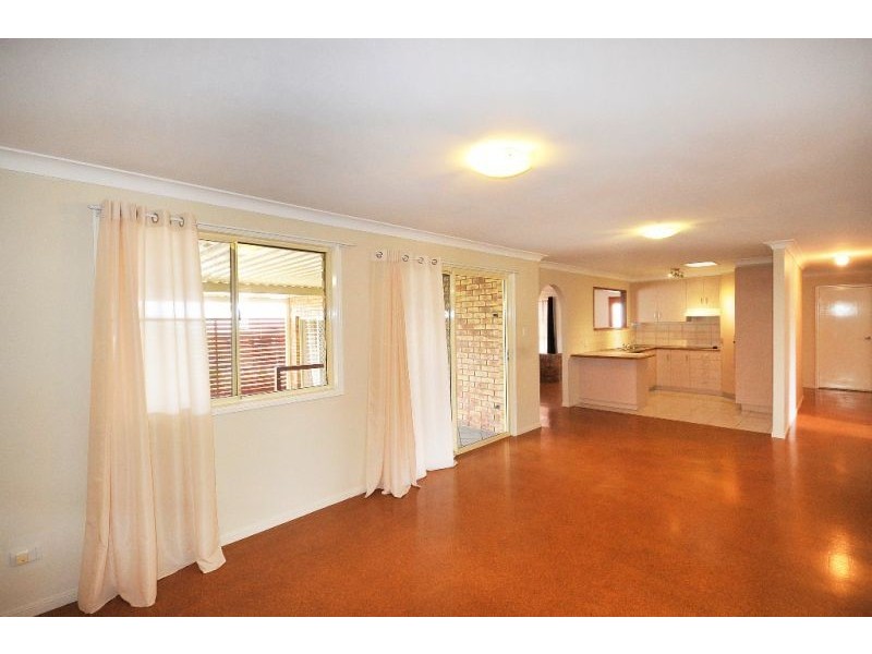 15 Handley Drive, Westbrook QLD 4350