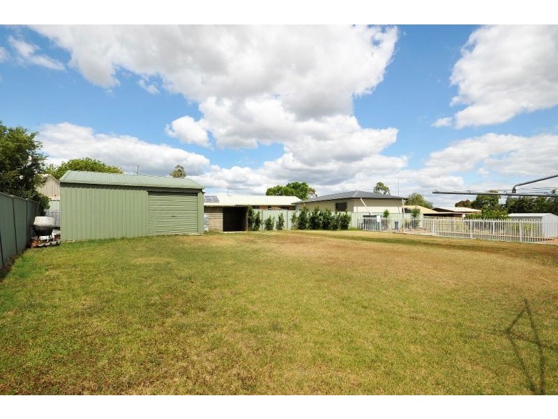 15 Handley Drive, Westbrook QLD 4350