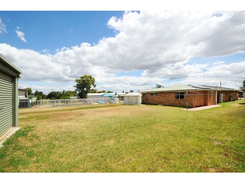 15 Handley Drive, Westbrook QLD 4350
