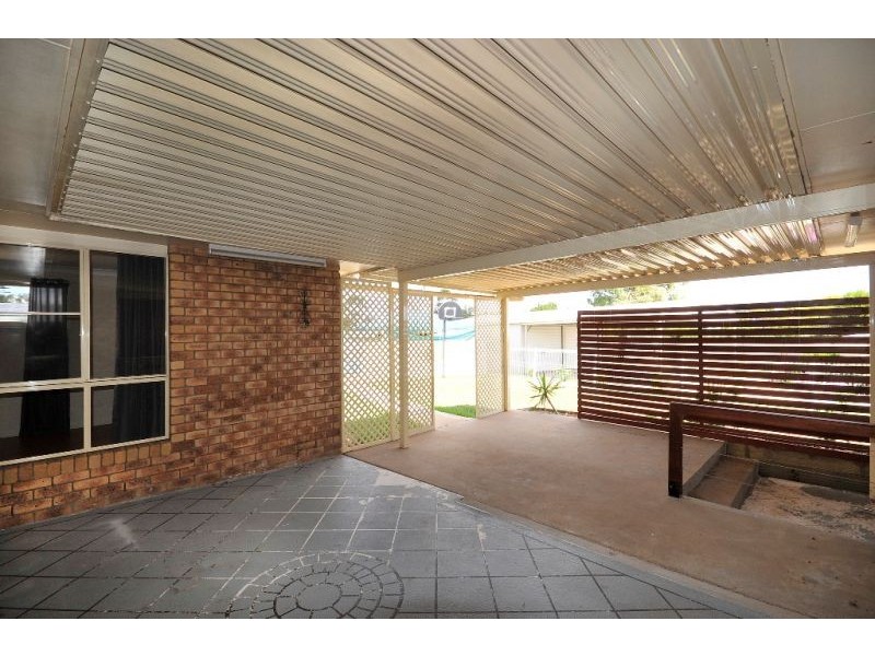 15 Handley Drive, Westbrook QLD 4350