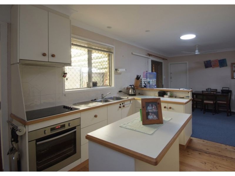 83 Drayton Road, Harristown QLD 4350