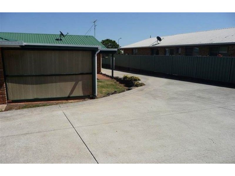 32 Navajo Street, Wilsonton QLD 4350