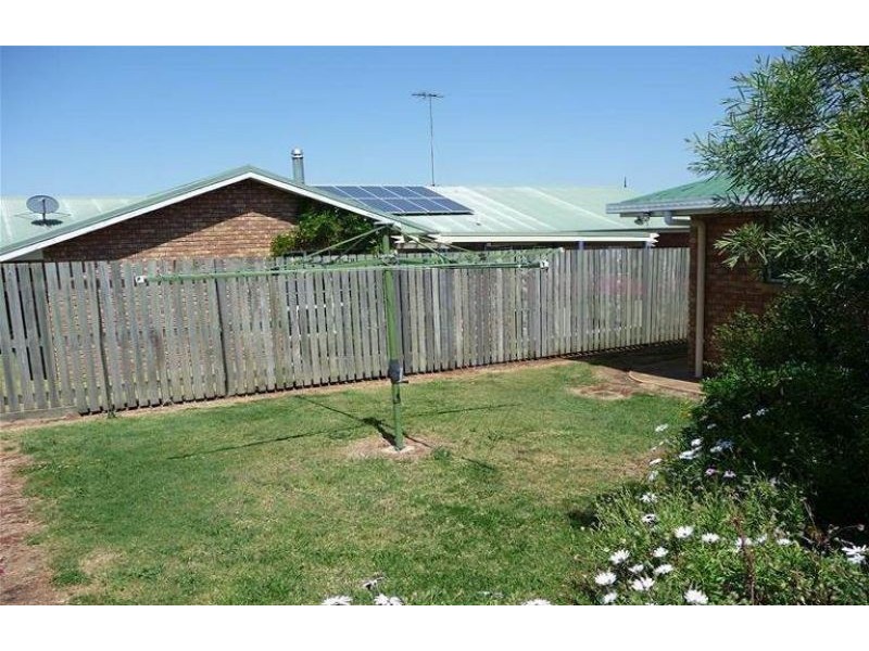 32 Navajo Street, Wilsonton QLD 4350