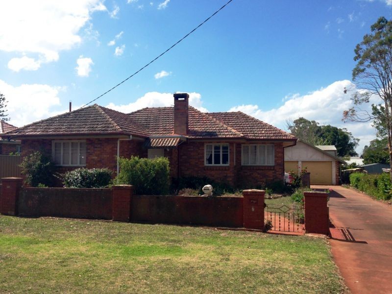 325 South Street, Harristown QLD 4350