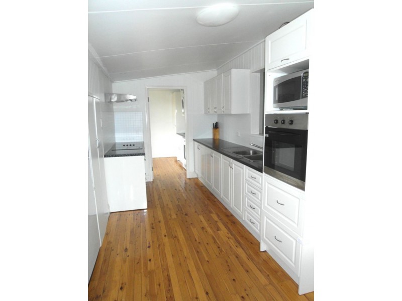 40 Shennan Street, Harristown QLD 4350