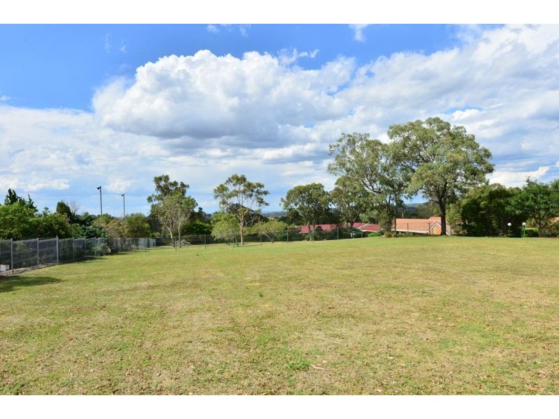 1 Abif Street, Cotswold Hills QLD 4350