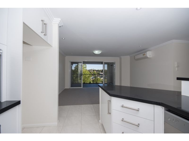 1/82 Holberton Street, Rockville QLD 4350