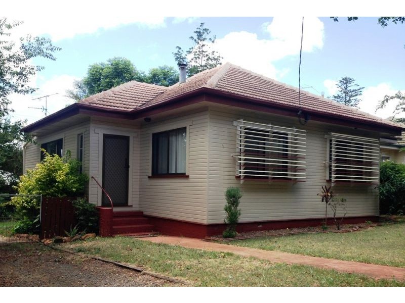 22 Beelbee Street, Harristown QLD 4350
