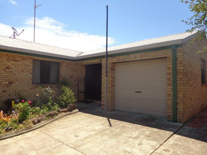 2/94 Jennifer Cres, Darling Heights QLD 4350