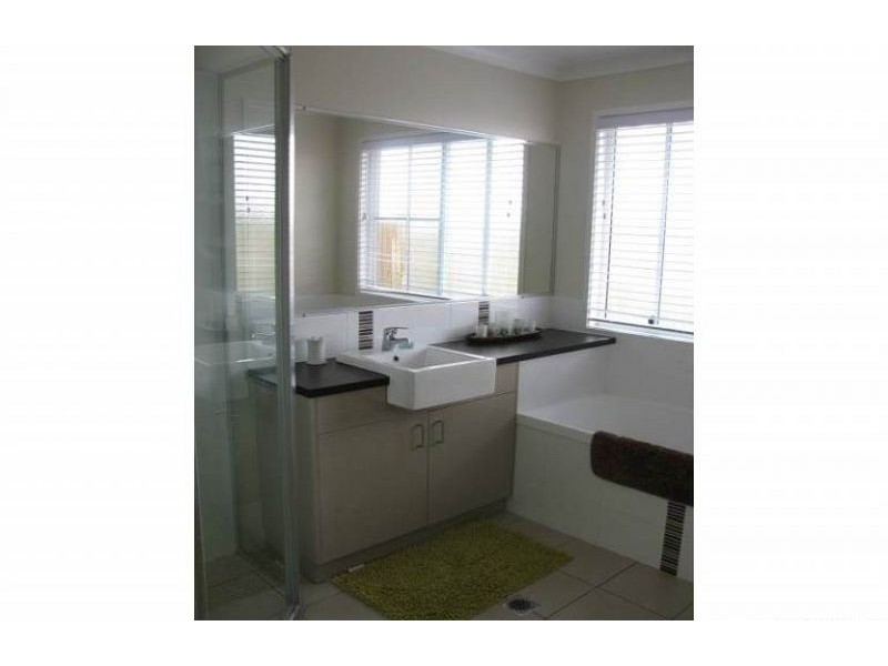 12 Pelling Court, Westbrook QLD 4350