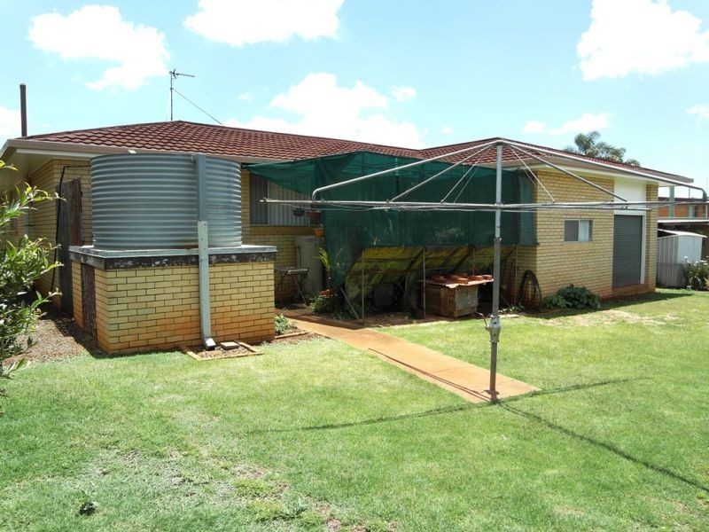 10 Brangus Street, Harristown QLD 4350