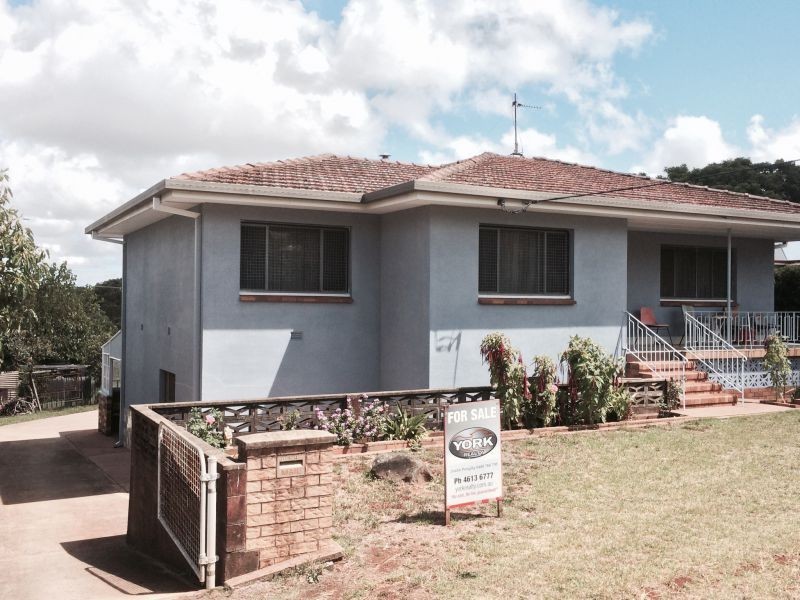 15a John Street, East Toowoomba QLD 4350