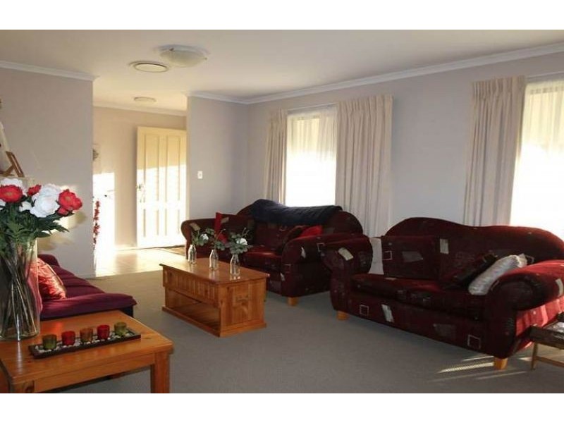 81 Pillar Street, Middle Ridge QLD 4350