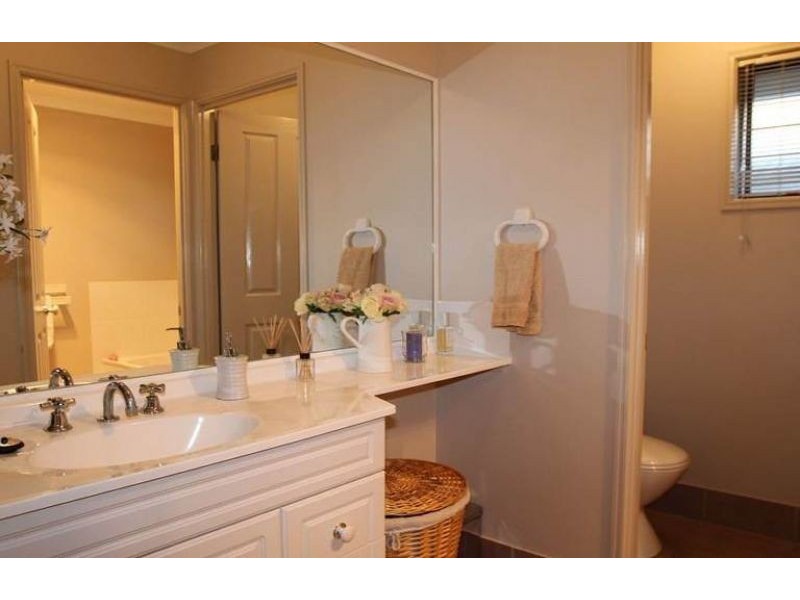 81 Pillar Street, Middle Ridge QLD 4350