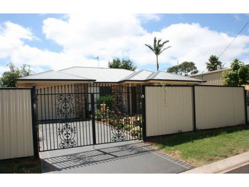 12 Monash Lane, Newtown QLD 4350