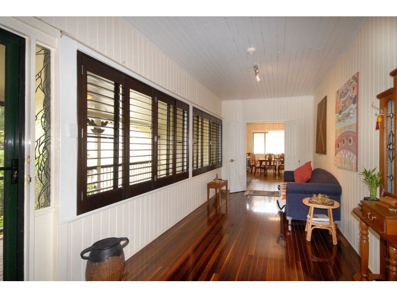 16 Newmarket Street, Newtown QLD 4350