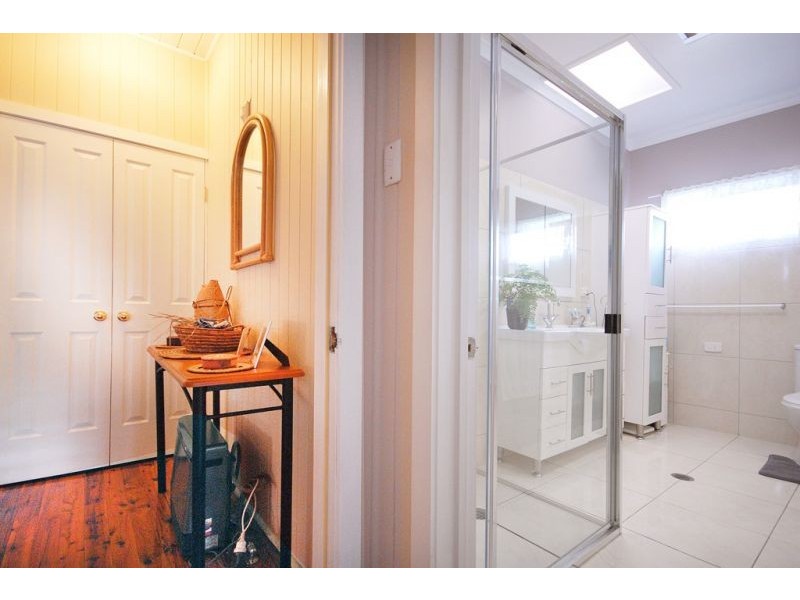 16 Newmarket Street, Newtown QLD 4350