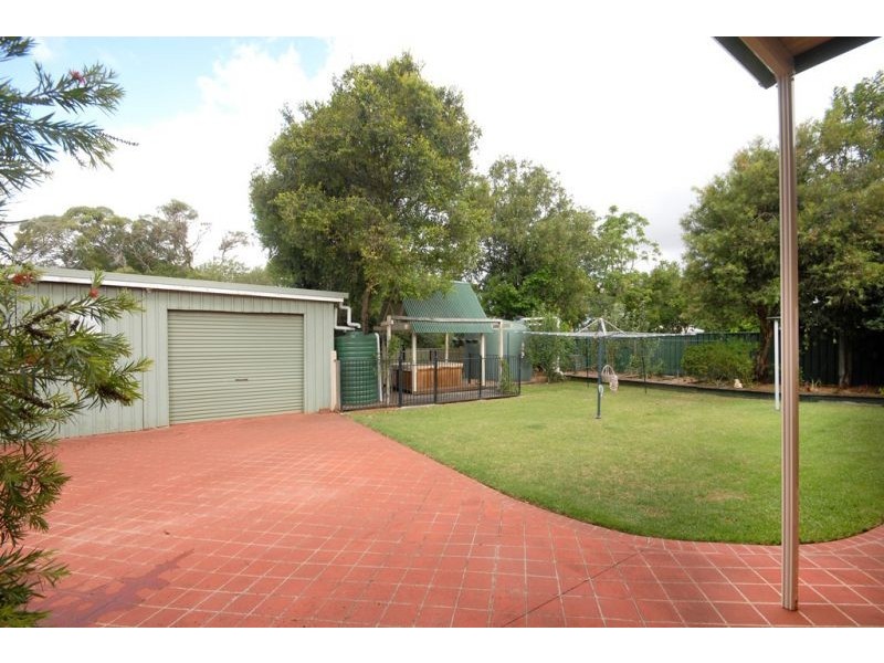 16 Newmarket Street, Newtown QLD 4350