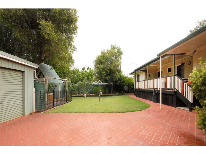 16 Newmarket Street, Newtown QLD 4350