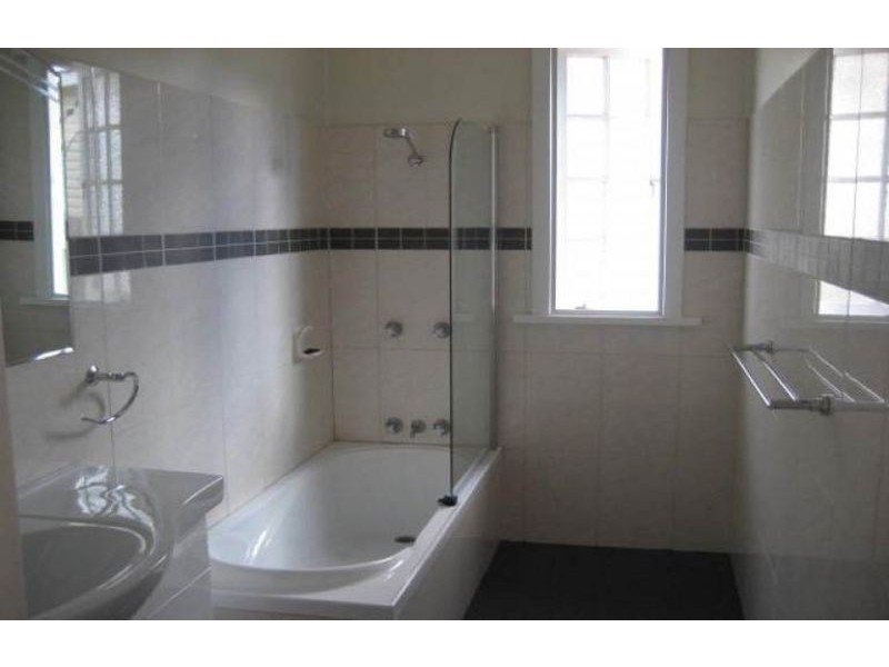 4a Vacy Street, Newtown QLD 4350