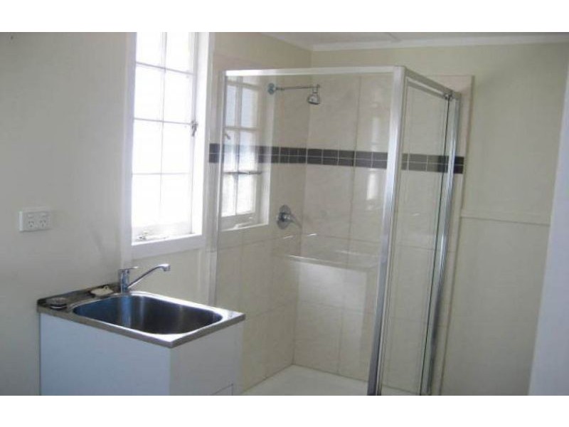 4a Vacy Street, Newtown QLD 4350