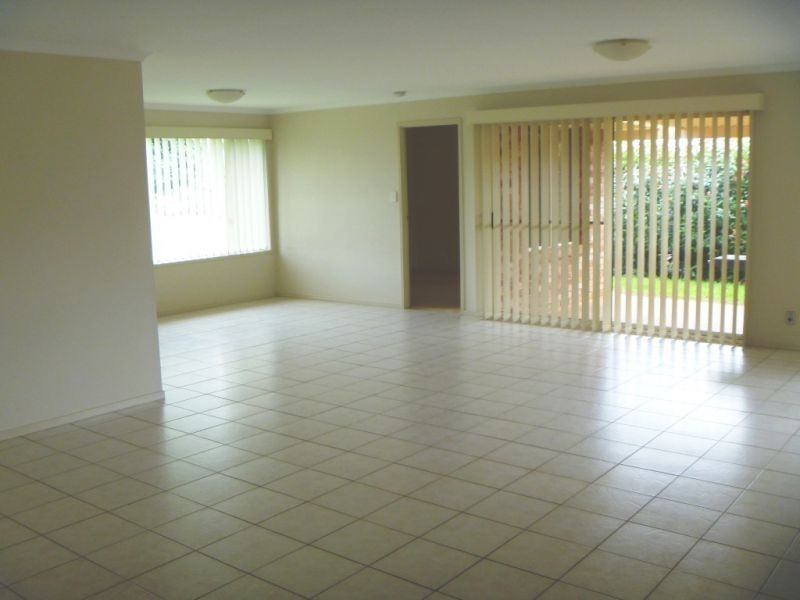 10 Paddington Court, Middle Ridge QLD 4350