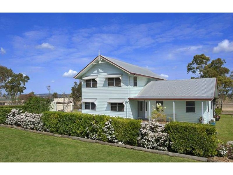 11 Jannuschs Road, Gowrie Mountain QLD 4350