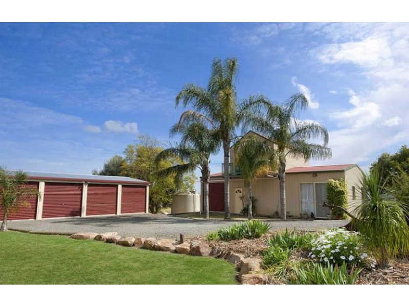 11 Jannuschs Road, Gowrie Mountain QLD 4350