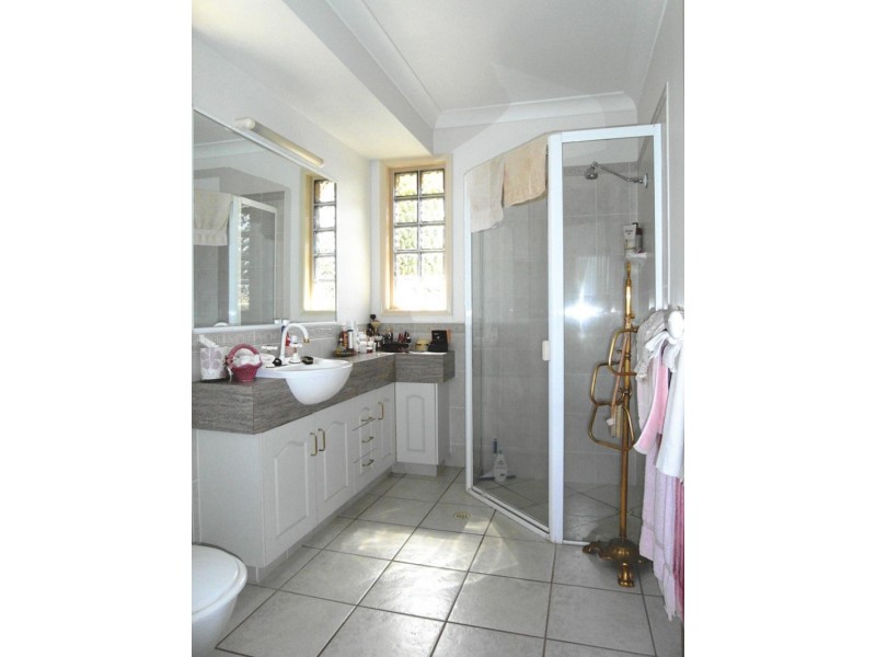 20 Paddington Court, Middle Ridge QLD 4350